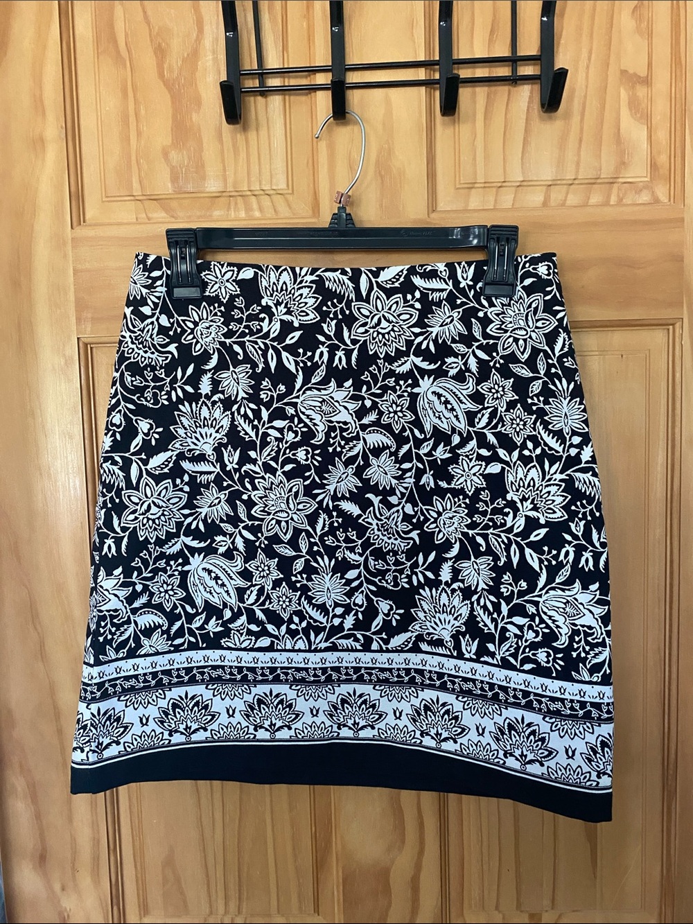 Talbots Black and White Floral Border Mini Skirt